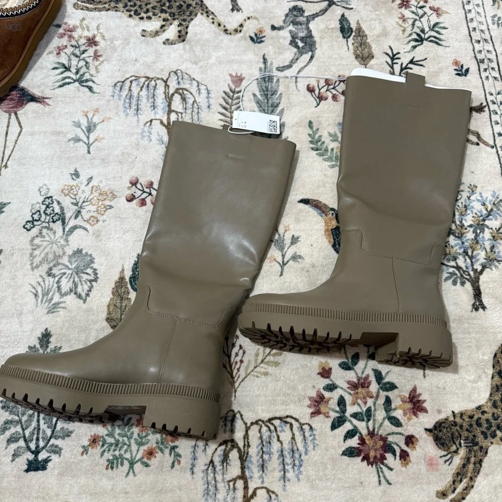 H&M Women's Taupe Knee-High Boots size 9 NWT